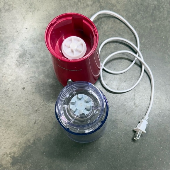 Hamilton Beach 51101R Single Serve Blender Red Personal Smoothie Shake Mixer - Picture 6 of 8